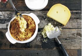 BOSKA Käsefondue 'Cheese Baker' 1 Schale mit Deckel, 1 Untergestell, 1 Teelicht